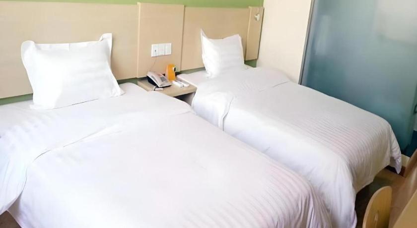 7 Days Inn Luzhou Commercial Pedestrian Street Center Bagian luar foto