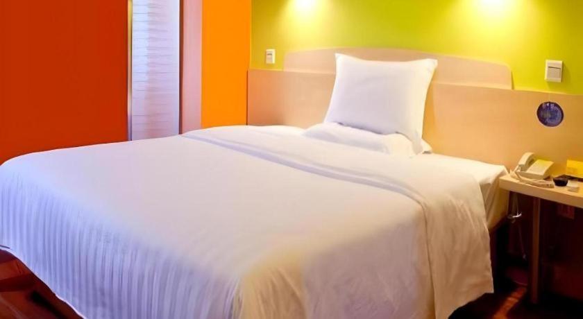 7 Days Inn Luzhou Commercial Pedestrian Street Center Bagian luar foto