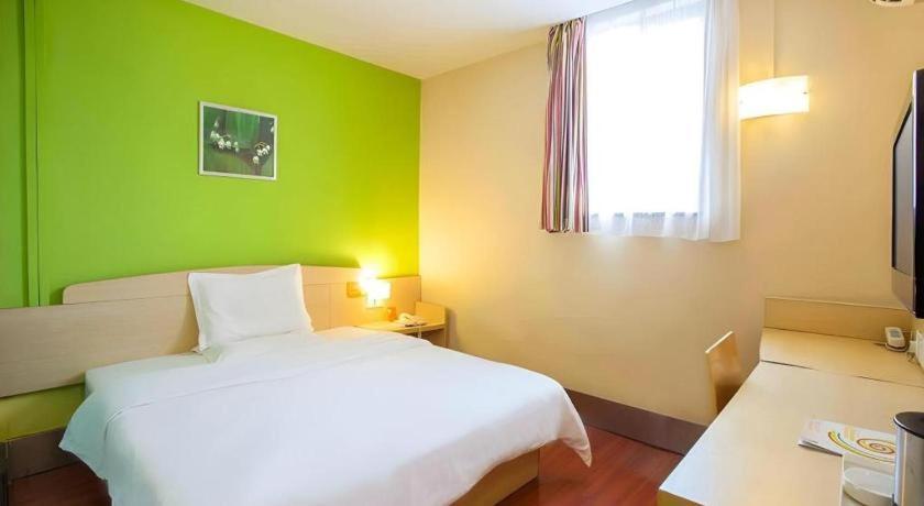 7 Days Inn Luzhou Commercial Pedestrian Street Center Bagian luar foto