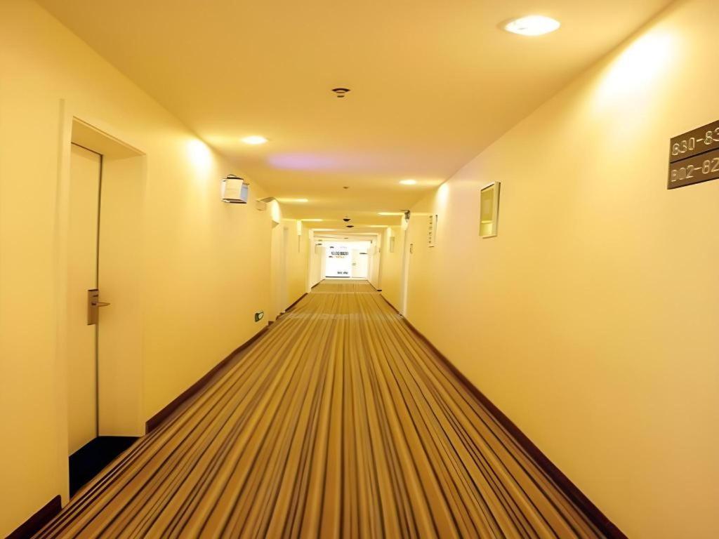 7 Days Inn Luzhou Commercial Pedestrian Street Center Bagian luar foto