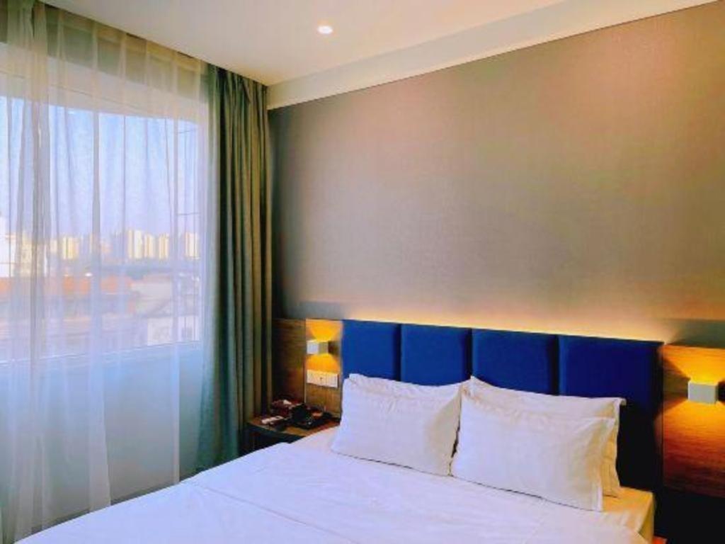 7 Days Inn Luzhou Commercial Pedestrian Street Center Bagian luar foto