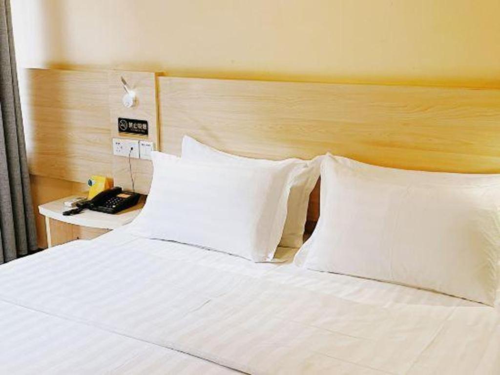 7 Days Inn Luzhou Commercial Pedestrian Street Center Bagian luar foto