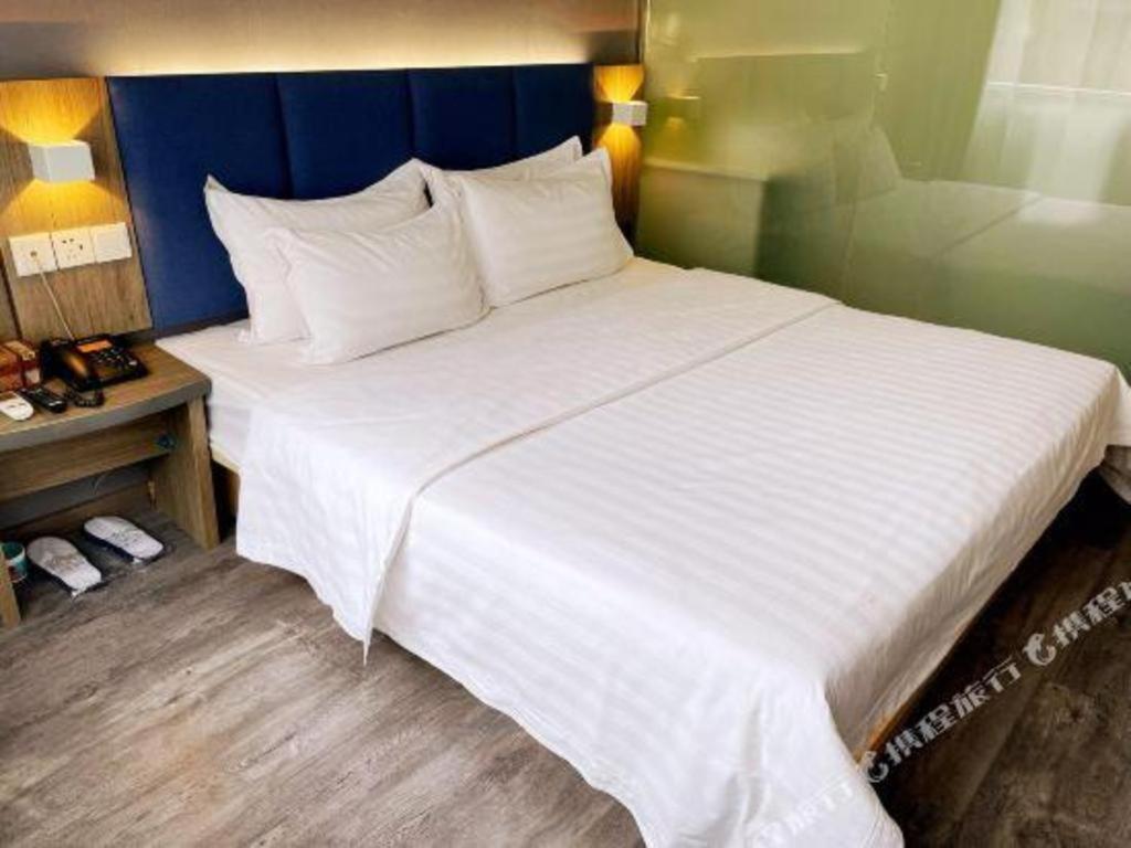 7 Days Inn Luzhou Commercial Pedestrian Street Center Bagian luar foto