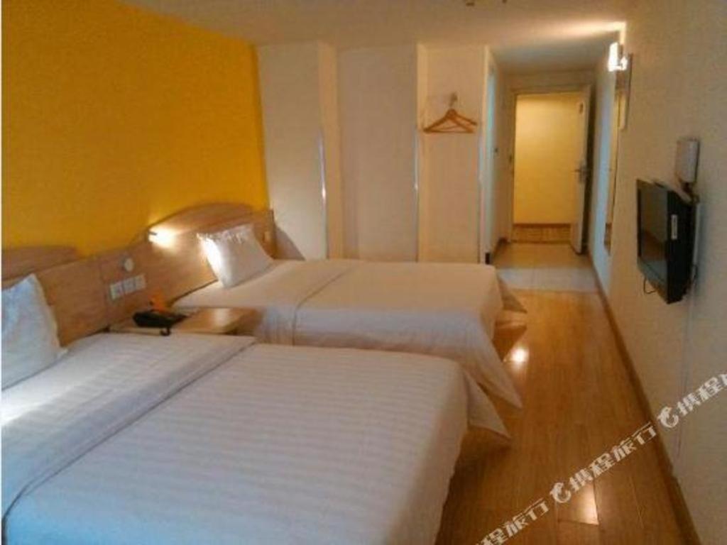 7 Days Inn Luzhou Commercial Pedestrian Street Center Bagian luar foto