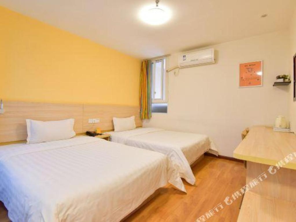 7 Days Inn Luzhou Commercial Pedestrian Street Center Bagian luar foto