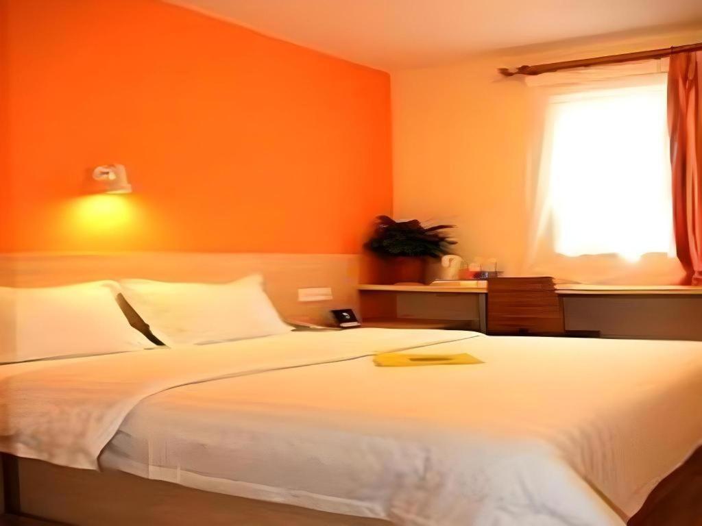 7 Days Inn Luzhou Commercial Pedestrian Street Center Bagian luar foto