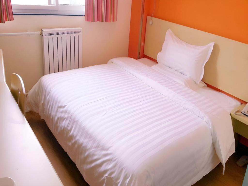 7 Days Inn Luzhou Commercial Pedestrian Street Center Bagian luar foto