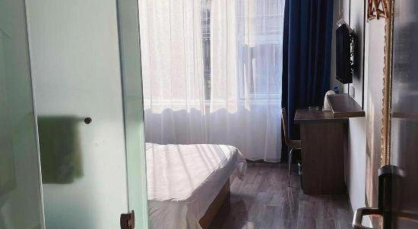 7 Days Inn Luzhou Commercial Pedestrian Street Center Bagian luar foto