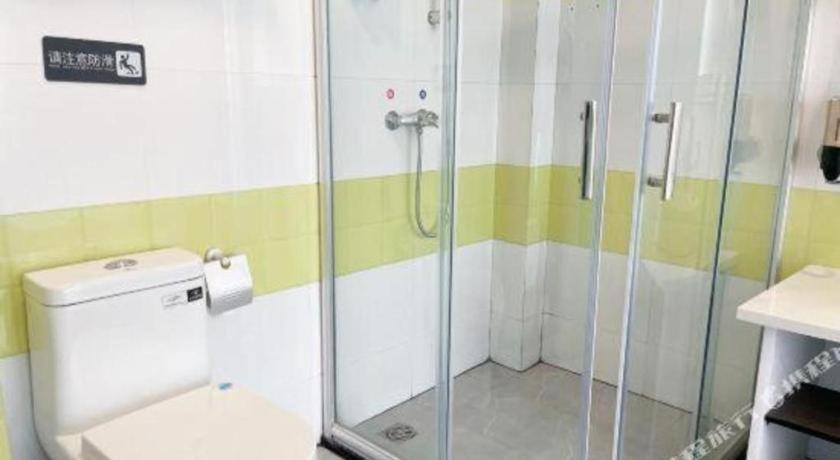 7 Days Inn Luzhou Commercial Pedestrian Street Center Bagian luar foto