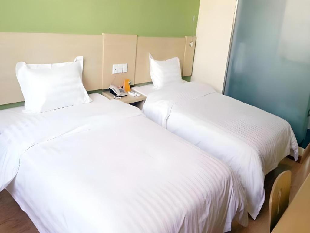 7 Days Inn Luzhou Commercial Pedestrian Street Center Bagian luar foto